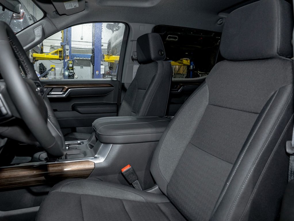 2026 Chevrolet Silverado 1500 in St-Jérôme, Quebec - 11 - w1024h768px