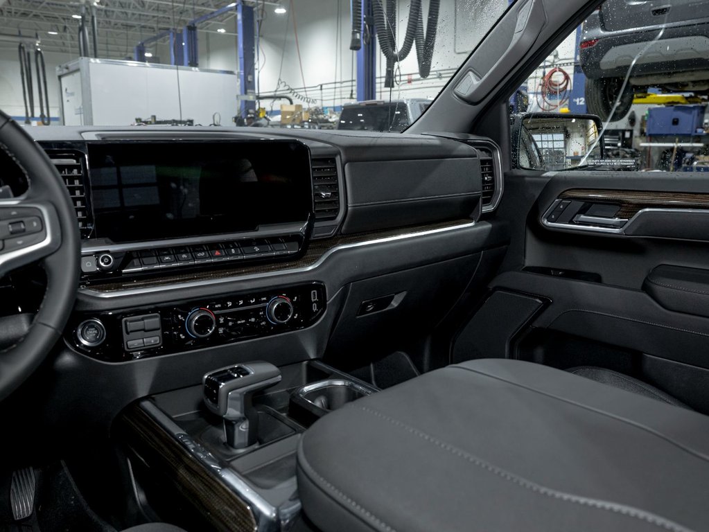 2026 Chevrolet Silverado 1500 in St-Jérôme, Quebec - 19 - w1024h768px