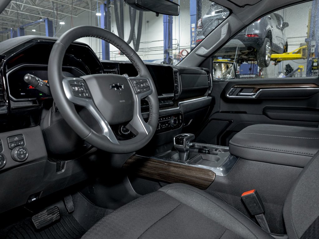2026 Chevrolet Silverado 1500 in St-Jérôme, Quebec - 12 - w1024h768px