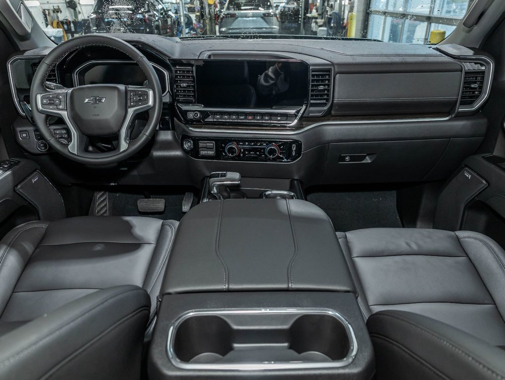 2026 Chevrolet Silverado 1500 in St-Jérôme, Quebec - 4 - w1024h768px