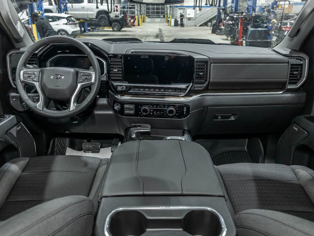 Chevrolet Silverado 1500  2026 à St-Jérôme, Québec - 4 - w1024h768px