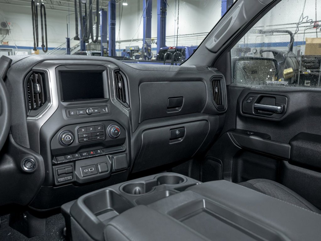 2026 Chevrolet Silverado 1500 in St-Jérôme, Quebec - 17 - w1024h768px