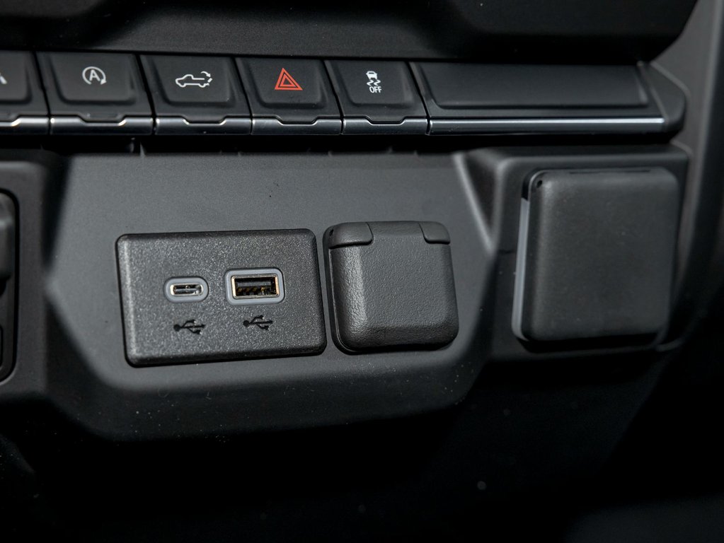 2026 Chevrolet Silverado 1500 in St-Jérôme, Quebec - 25 - w1024h768px