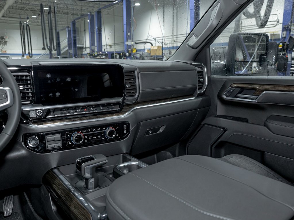2026 Chevrolet Silverado 1500 in St-Jérôme, Quebec - 19 - w1024h768px
