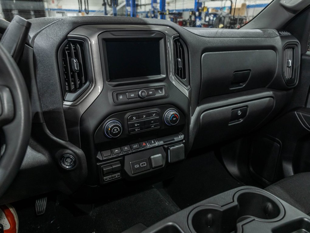 Chevrolet Silverado 1500  2026 à St-Jérôme, Québec - 18 - w1024h768px