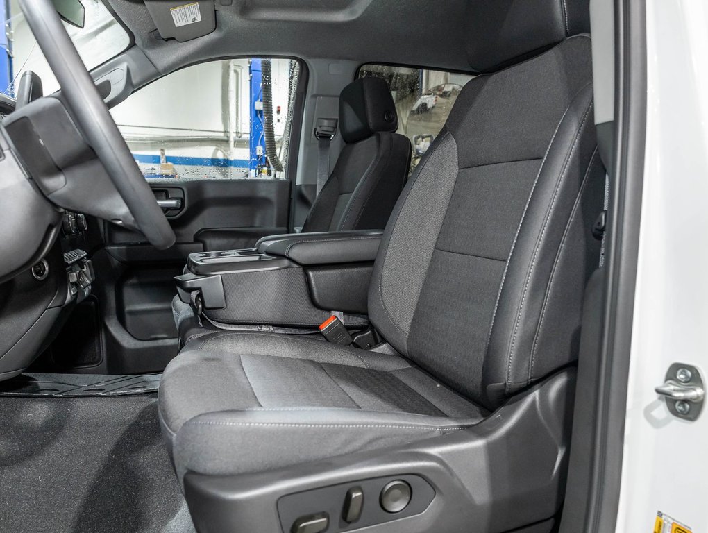 2026 Chevrolet Silverado 1500 in St-Jérôme, Quebec - 10 - w1024h768px