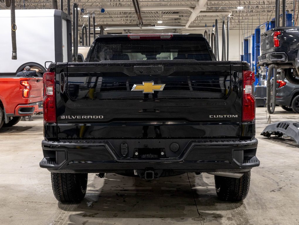 2026 Chevrolet Silverado 1500 in St-Jérôme, Quebec - 6 - w1024h768px