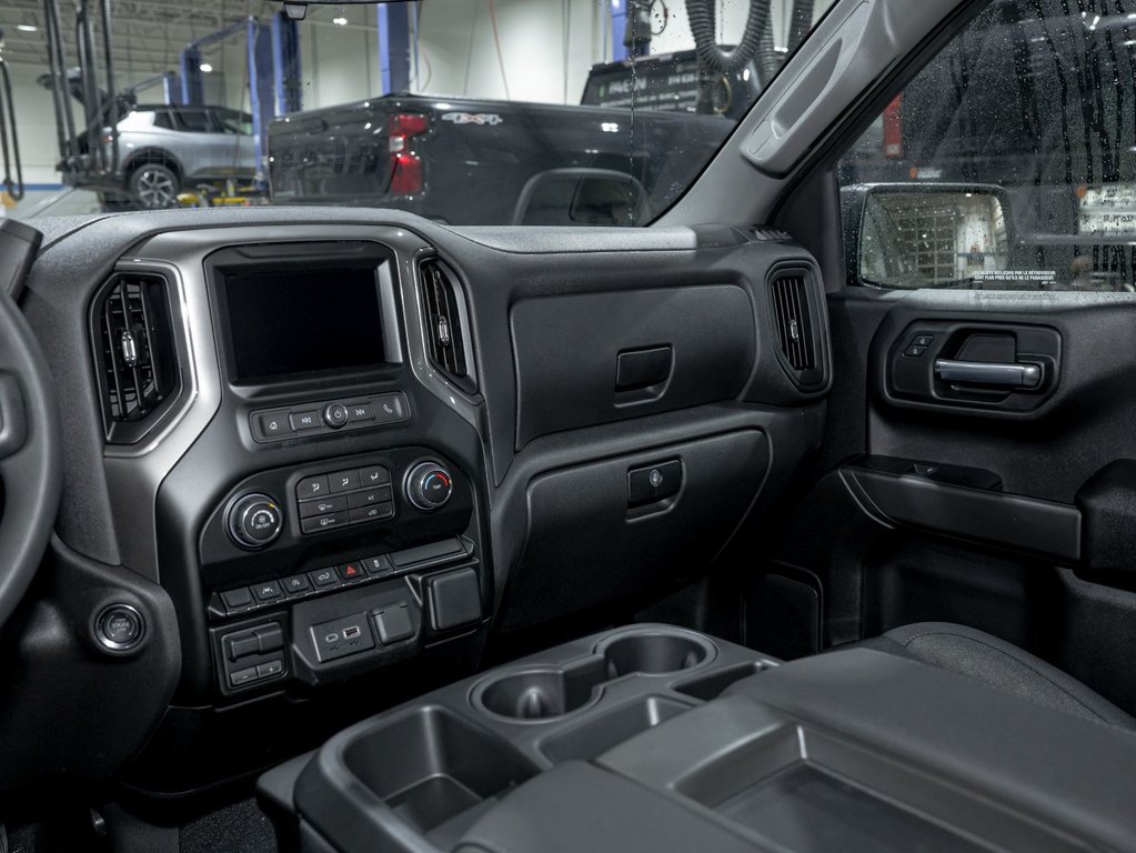 2026 Chevrolet Silverado 1500 in St-Jérôme, Quebec - 17 - w1024h768px