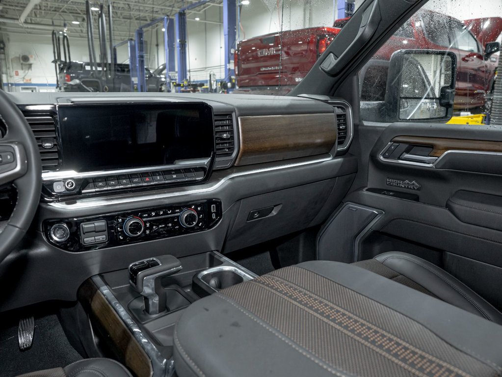 2026 Chevrolet Silverado 1500 in St-Jérôme, Quebec - 18 - w1024h768px