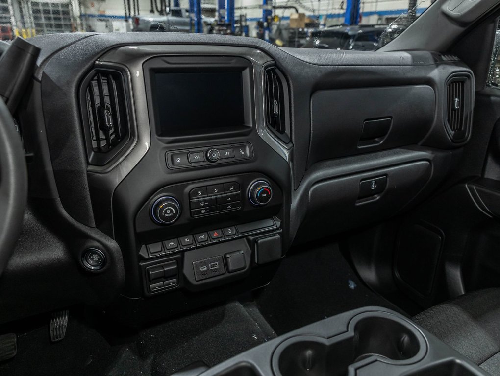 2026 Chevrolet Silverado 1500 in St-Jérôme, Quebec - 18 - w1024h768px