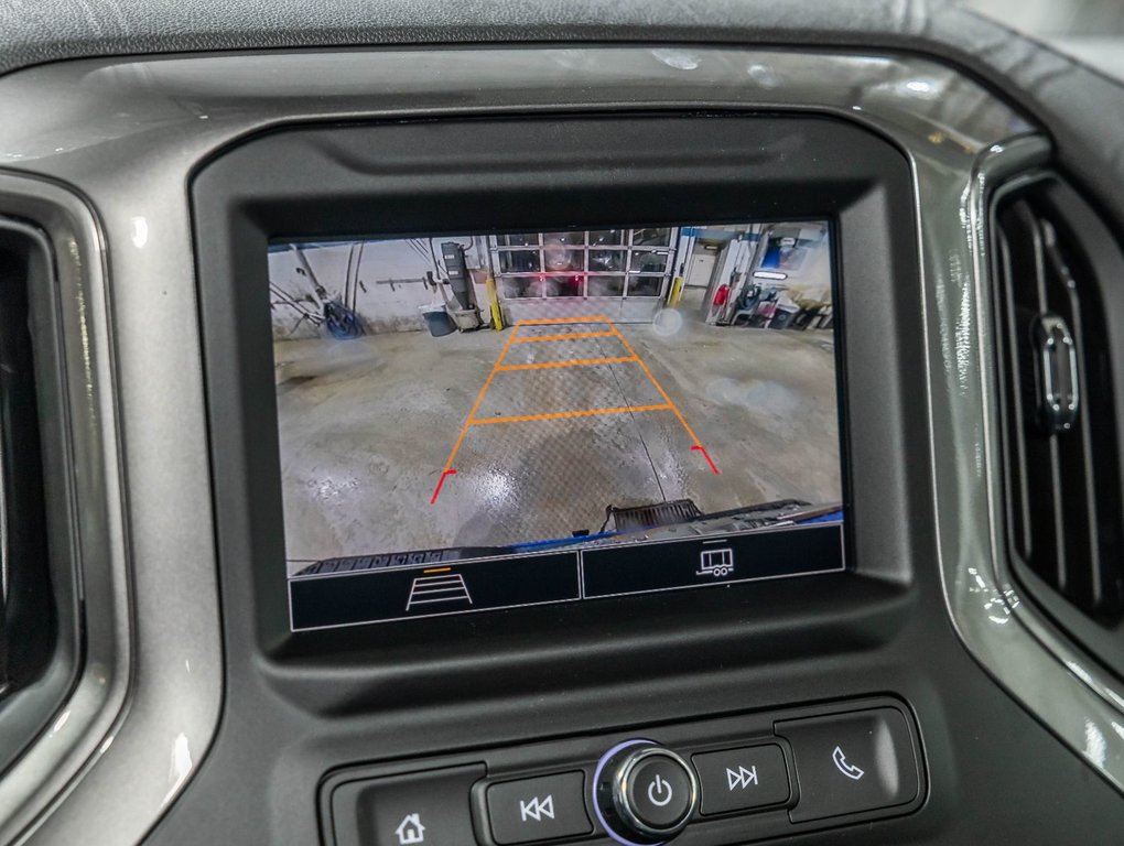 2026 Chevrolet Silverado 1500 in St-Jérôme, Quebec - 17 - w1024h768px