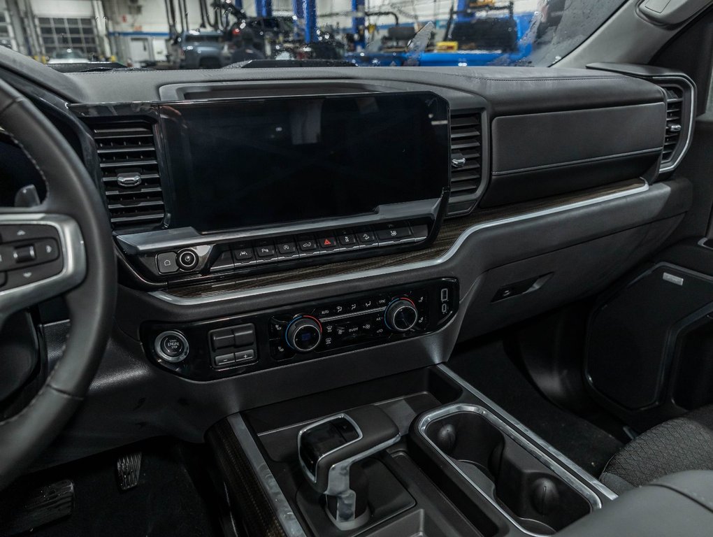 2026 Chevrolet Silverado 1500 in St-Jérôme, Quebec - 19 - w1024h768px
