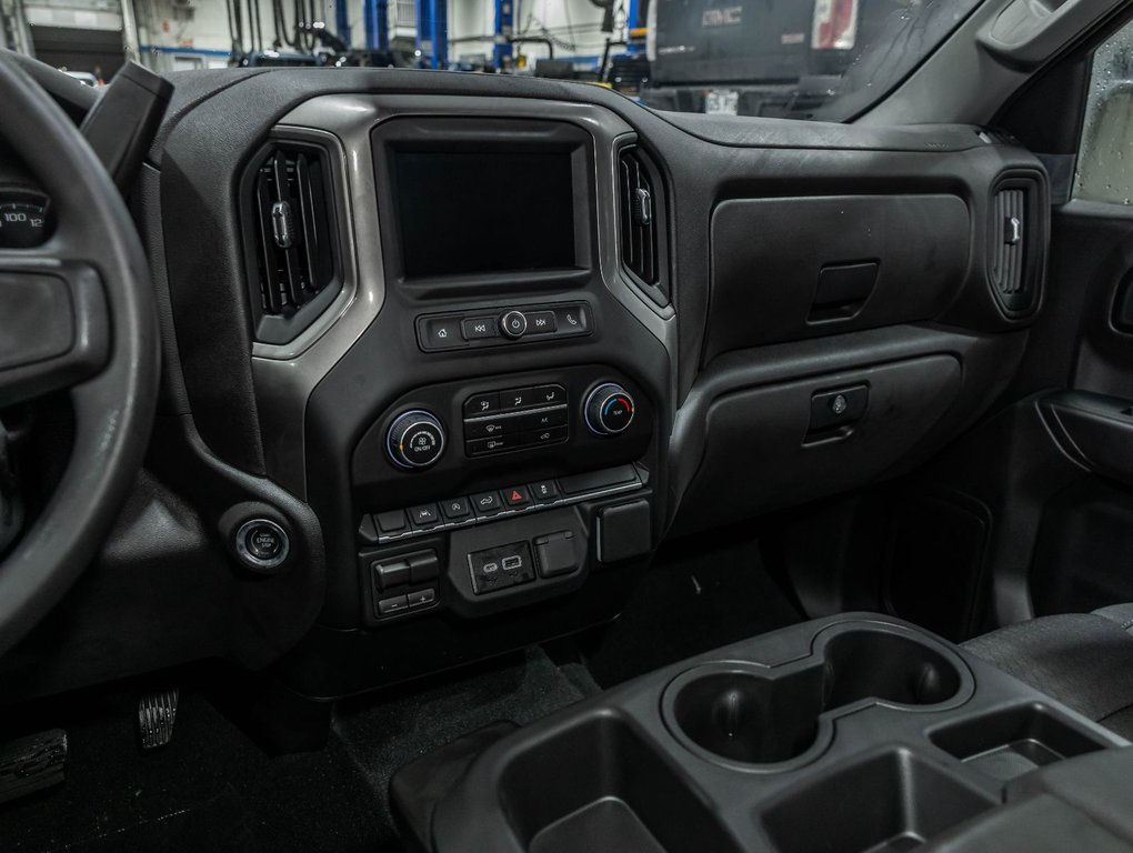 2026 Chevrolet Silverado 1500 in St-Jérôme, Quebec - 18 - w1024h768px