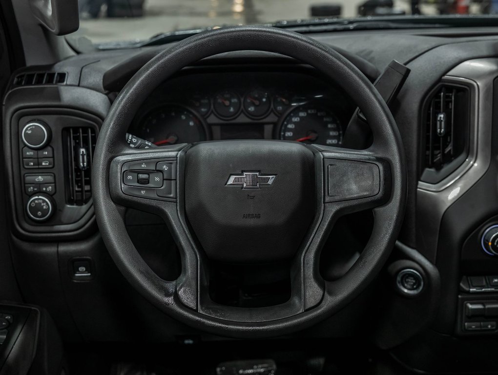 2026 Chevrolet Silverado 1500 in St-Jérôme, Quebec - 12 - w1024h768px