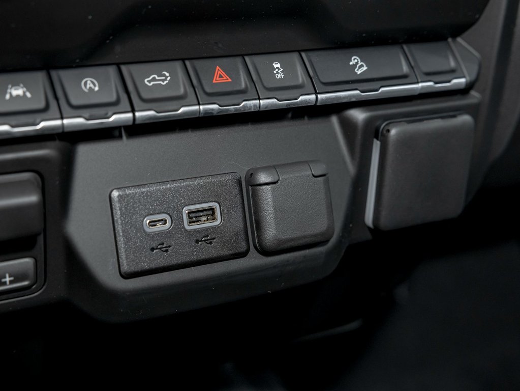 2026 Chevrolet Silverado 1500 in St-Jérôme, Quebec - 23 - w1024h768px