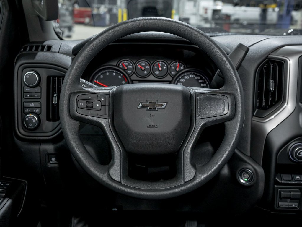 2026 Chevrolet Silverado 1500 in St-Jérôme, Quebec - 12 - w1024h768px