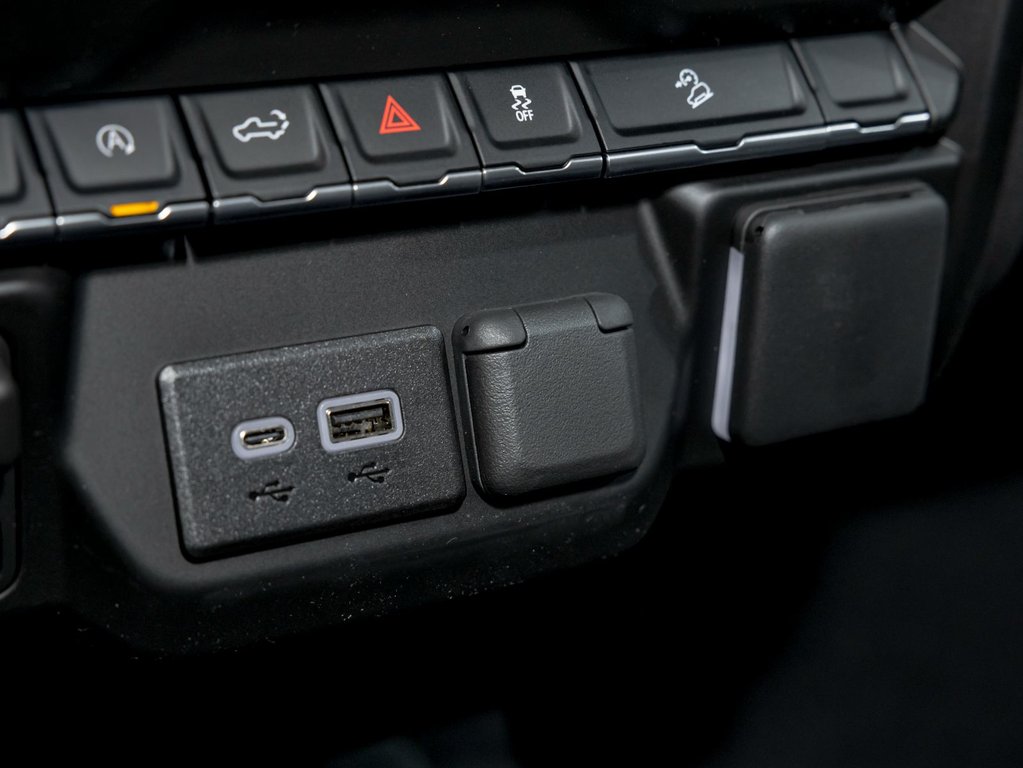 2026 Chevrolet Silverado 1500 in St-Jérôme, Quebec - 25 - w1024h768px