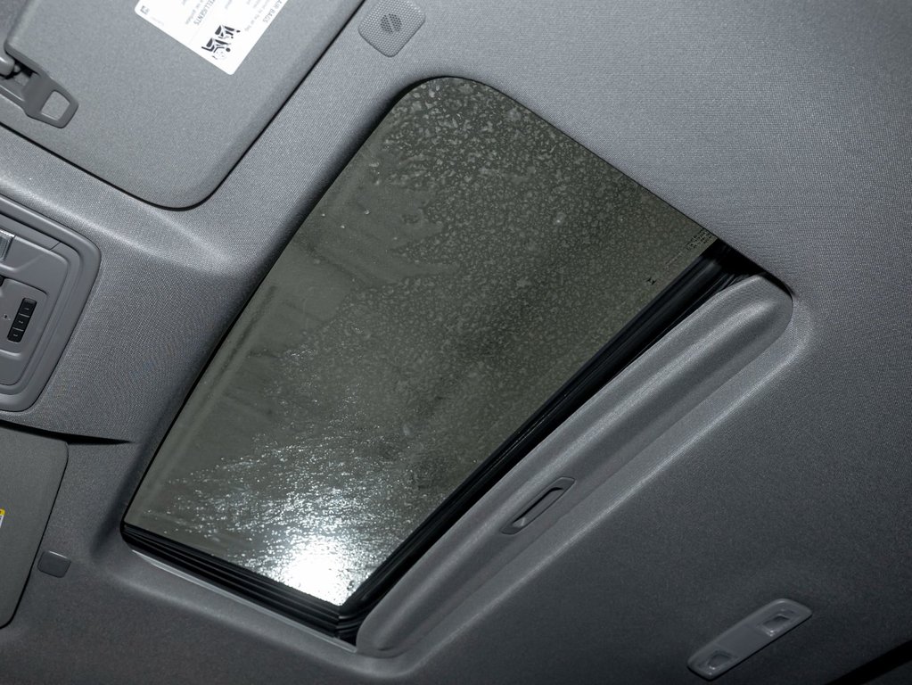 2026 Chevrolet Silverado 1500 in St-Jérôme, Quebec - 5 - w1024h768px