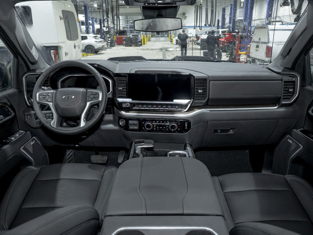 2026 Chevrolet Silverado 1500 in St-Jérôme, Quebec - 4 - w1024h768px