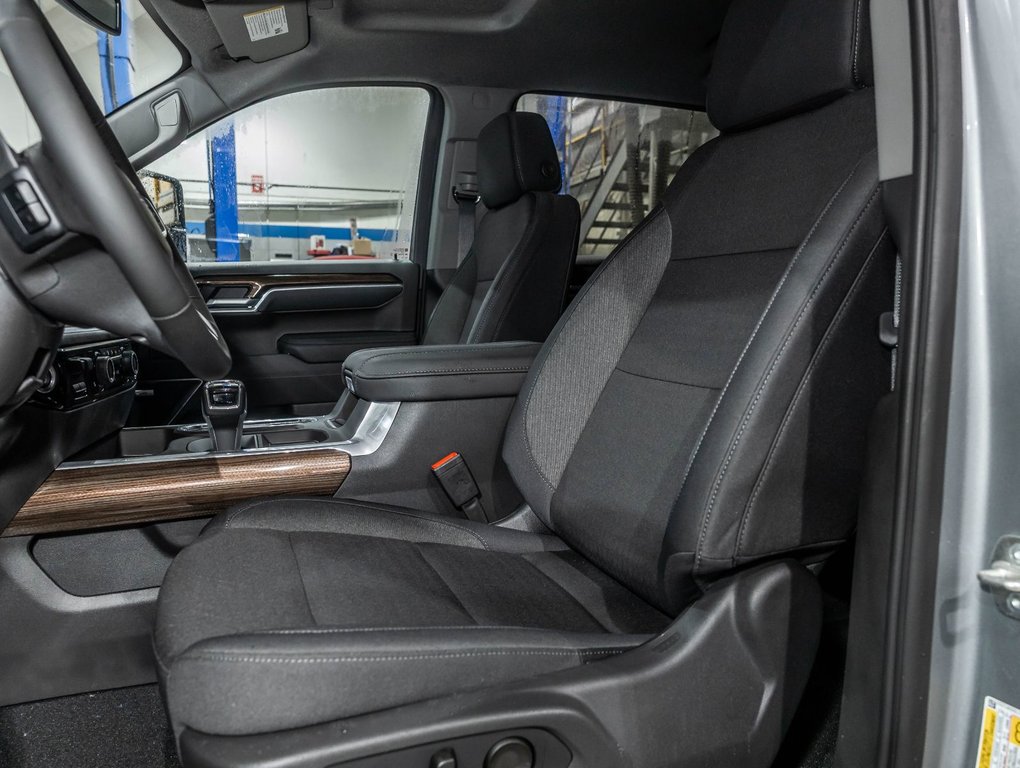 2026 Chevrolet Silverado 1500 in St-Jérôme, Quebec - 11 - w1024h768px