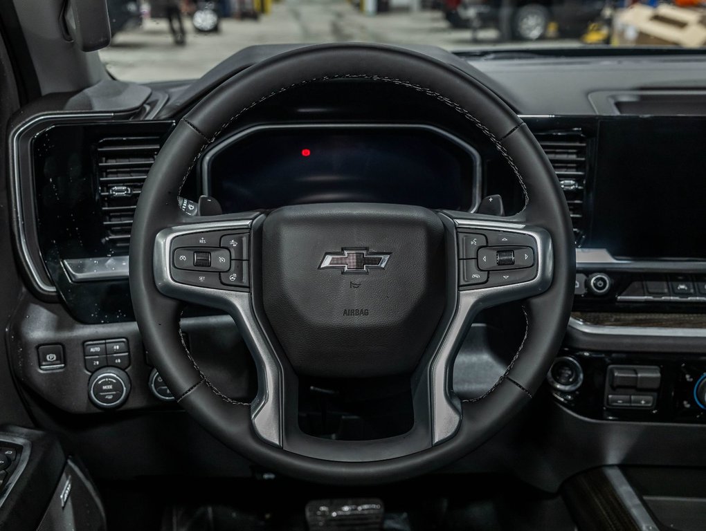 2026 Chevrolet Silverado 1500 in St-Jérôme, Quebec - 13 - w1024h768px