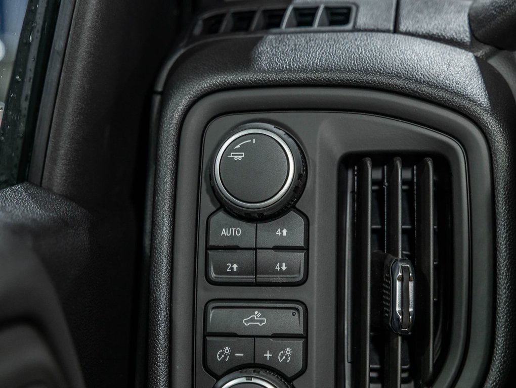 2026 Chevrolet Silverado 1500 in St-Jérôme, Quebec - 22 - w1024h768px