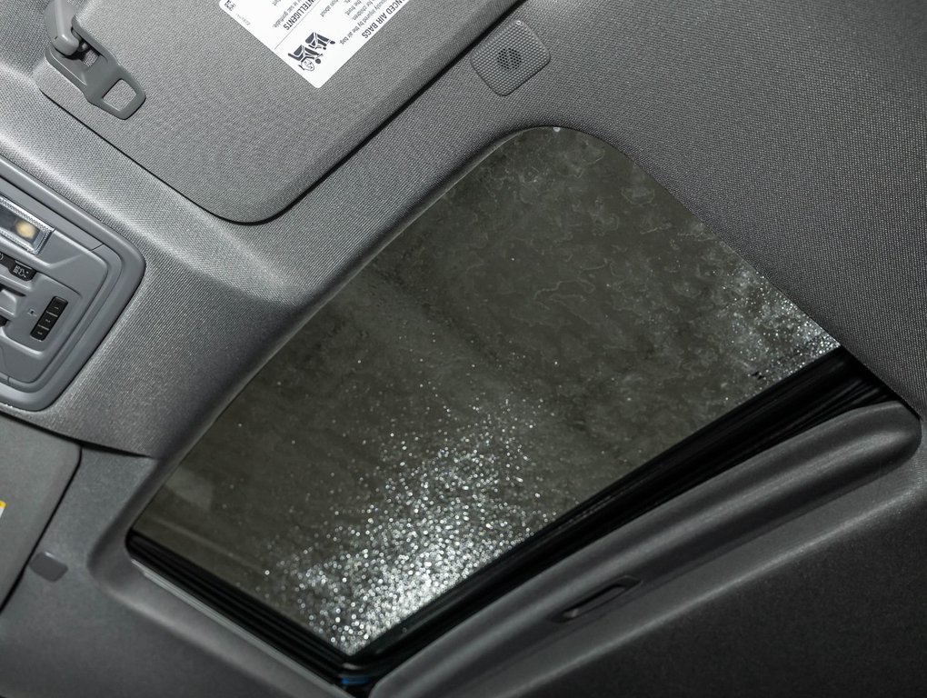 2026 Chevrolet Silverado 1500 in St-Jérôme, Quebec - 5 - w1024h768px