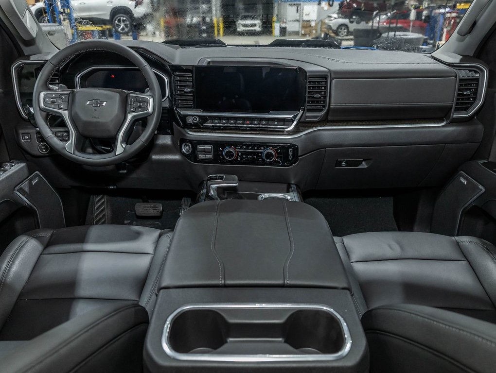 2026 Chevrolet Silverado 1500 in St-Jérôme, Quebec - 4 - w1024h768px