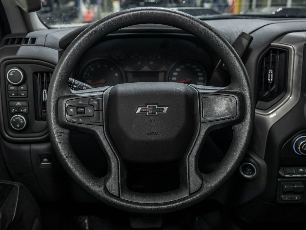 Chevrolet Silverado 1500  2026 à St-Jérôme, Québec - 12 - w1024h768px