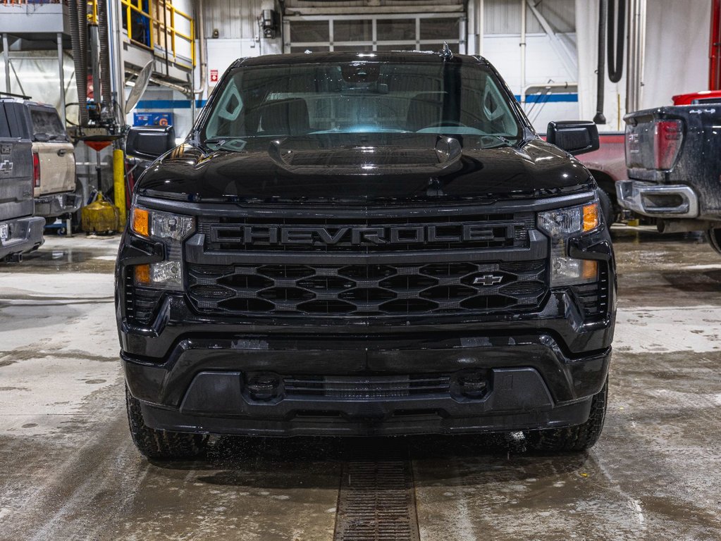Chevrolet Silverado 1500  2026 à St-Jérôme, Québec - 2 - w1024h768px