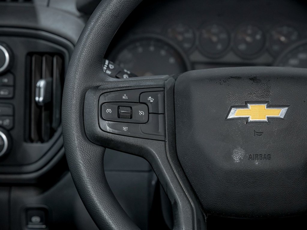Chevrolet Silverado 1500  2026 à St-Jérôme, Québec - 13 - w1024h768px