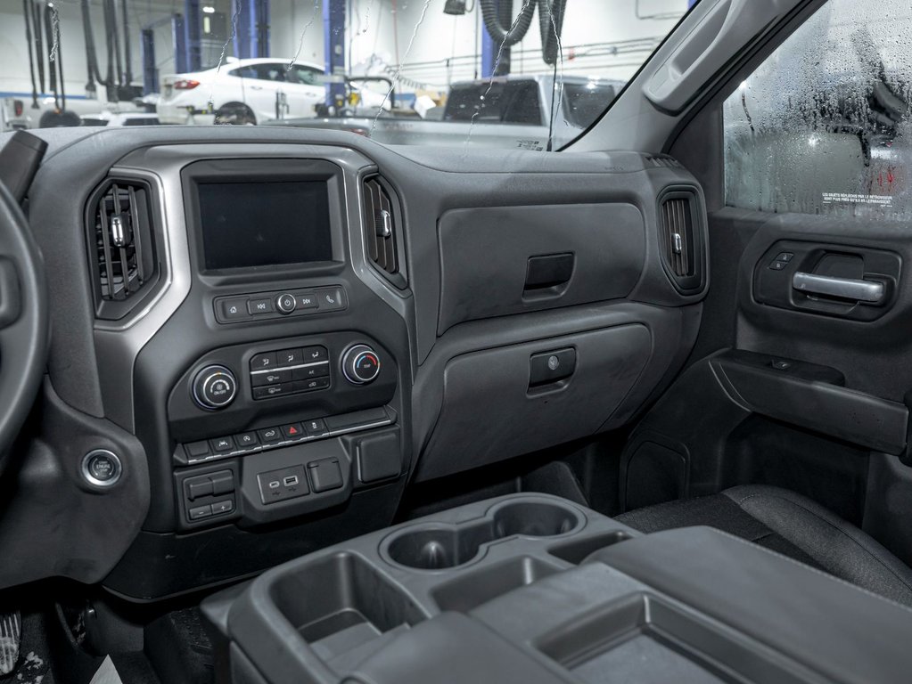 Chevrolet Silverado 1500  2026 à St-Jérôme, Québec - 18 - w1024h768px