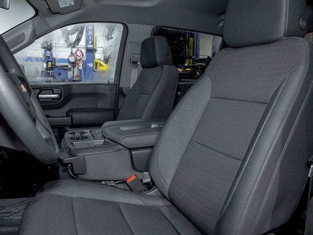 Chevrolet Silverado 1500  2026 à St-Jérôme, Québec - 10 - w1024h768px