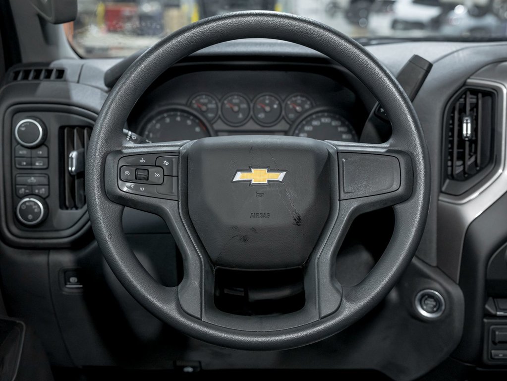 Chevrolet Silverado 1500  2026 à St-Jérôme, Québec - 12 - w1024h768px