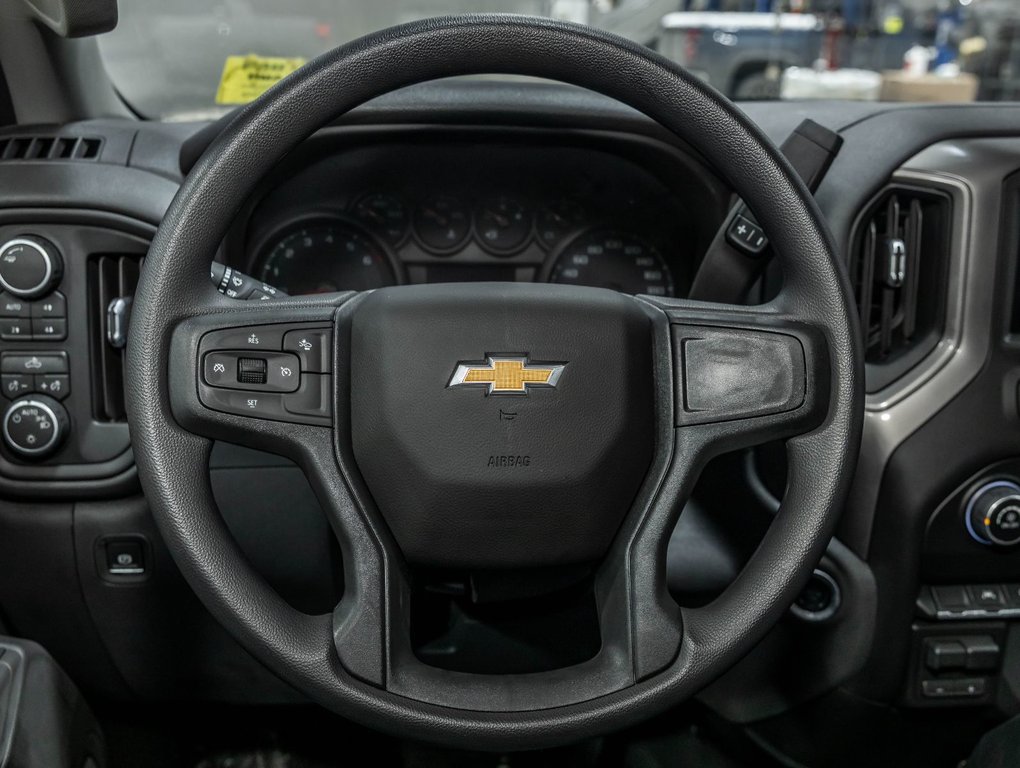 2026 Chevrolet Silverado 1500 in St-Jérôme, Quebec - 11 - w1024h768px