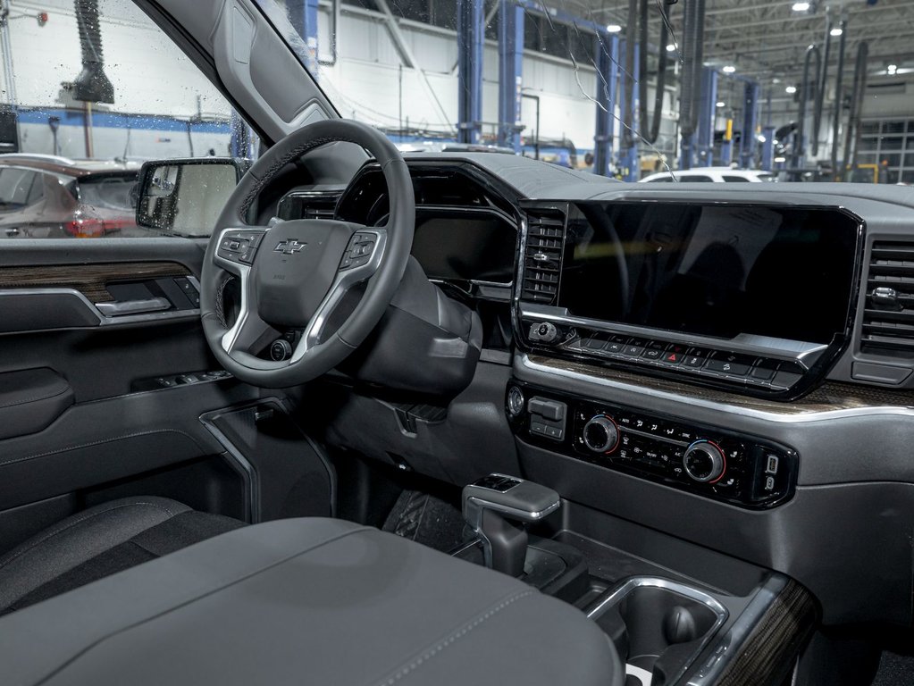 2026 Chevrolet Silverado 1500 in St-Jérôme, Quebec - 31 - w1024h768px