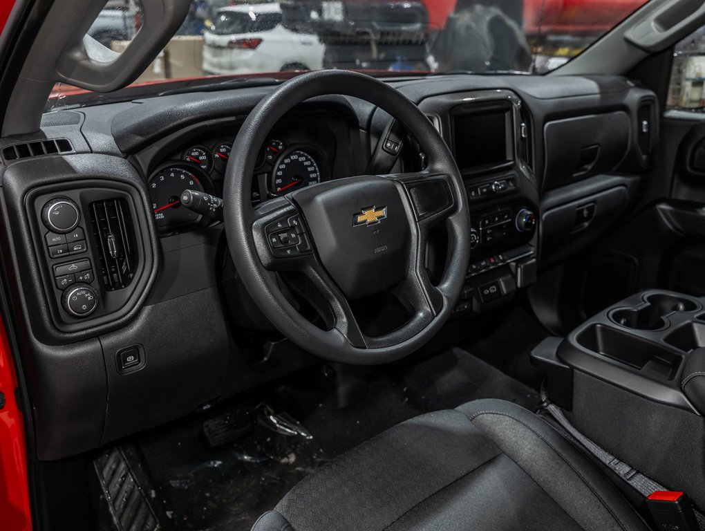 2026 Chevrolet Silverado 1500 in St-Jérôme, Quebec - 11 - w1024h768px