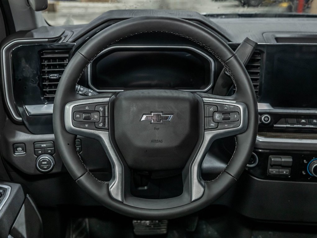 Chevrolet Silverado 1500  2026 à St-Jérôme, Québec - 13 - w1024h768px