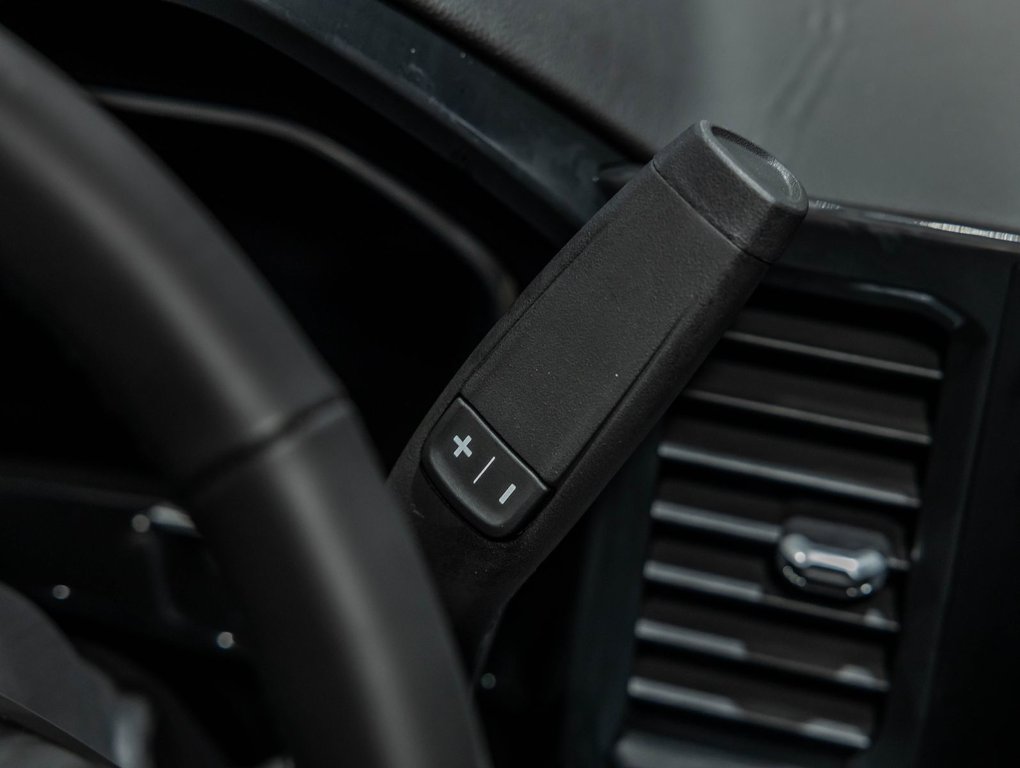 Chevrolet Silverado 1500  2026 à St-Jérôme, Québec - 17 - w1024h768px