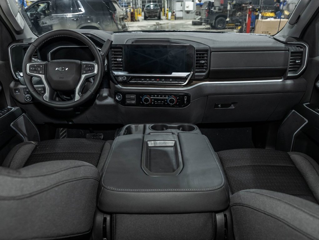 Chevrolet Silverado 1500  2026 à St-Jérôme, Québec - 4 - w1024h768px