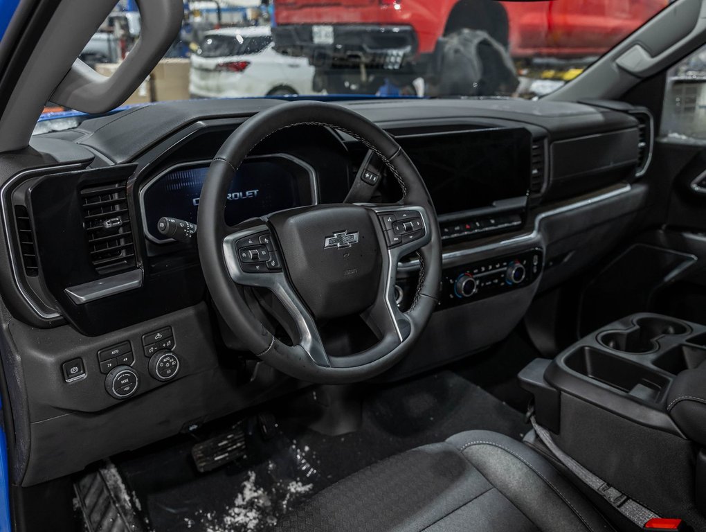 Chevrolet Silverado 1500  2026 à St-Jérôme, Québec - 12 - w1024h768px
