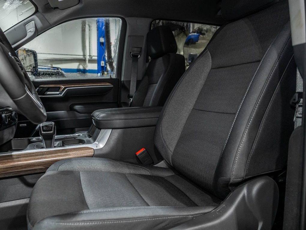 2026 Chevrolet Silverado 1500 in St-Jérôme, Quebec - 11 - w1024h768px