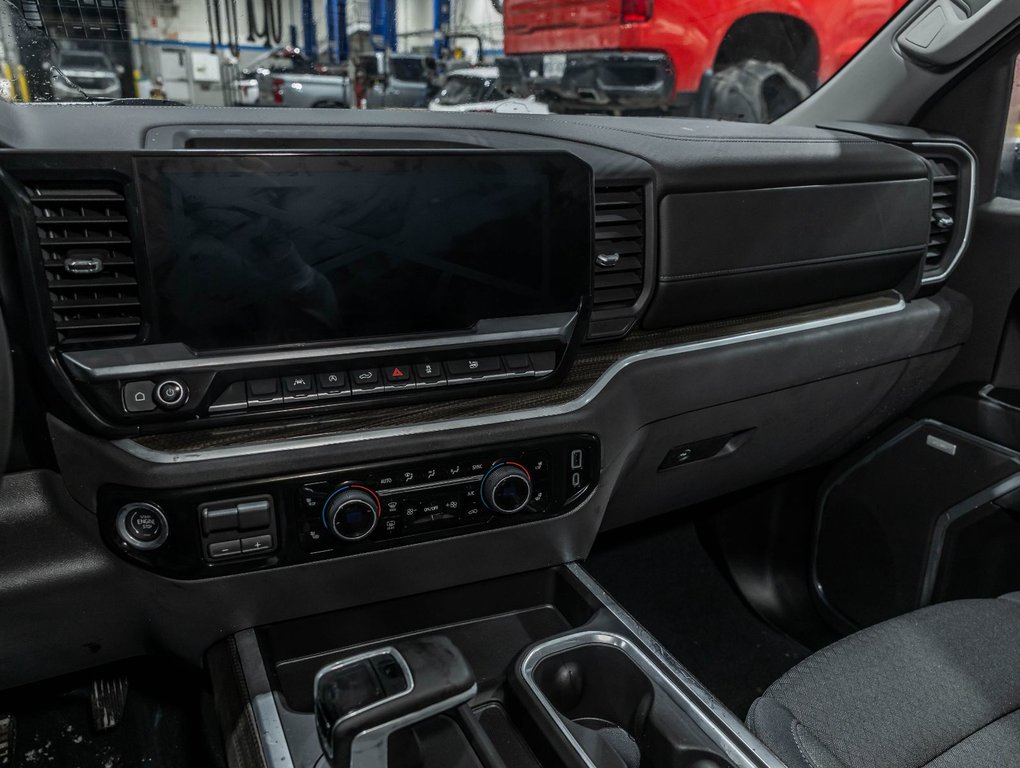 2026 Chevrolet Silverado 1500 in St-Jérôme, Quebec - 19 - w1024h768px