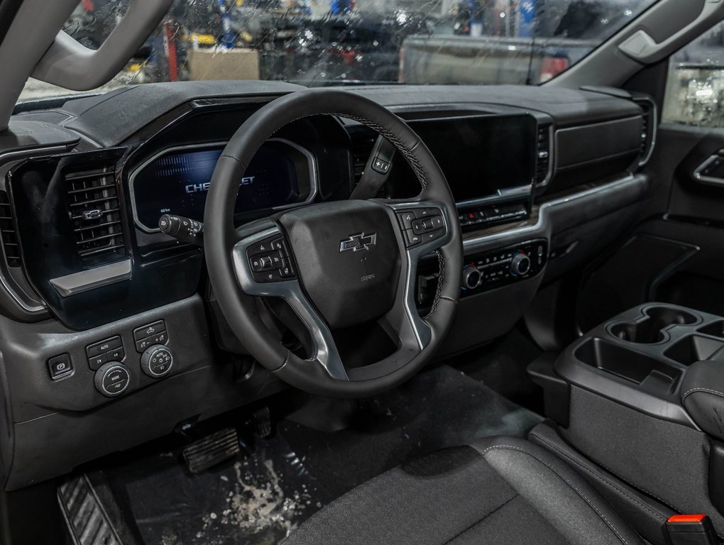 Chevrolet Silverado 1500  2026 à St-Jérôme, Québec - 12 - w1024h768px
