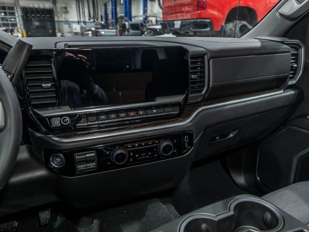 Chevrolet Silverado 1500  2026 à St-Jérôme, Québec - 20 - w1024h768px