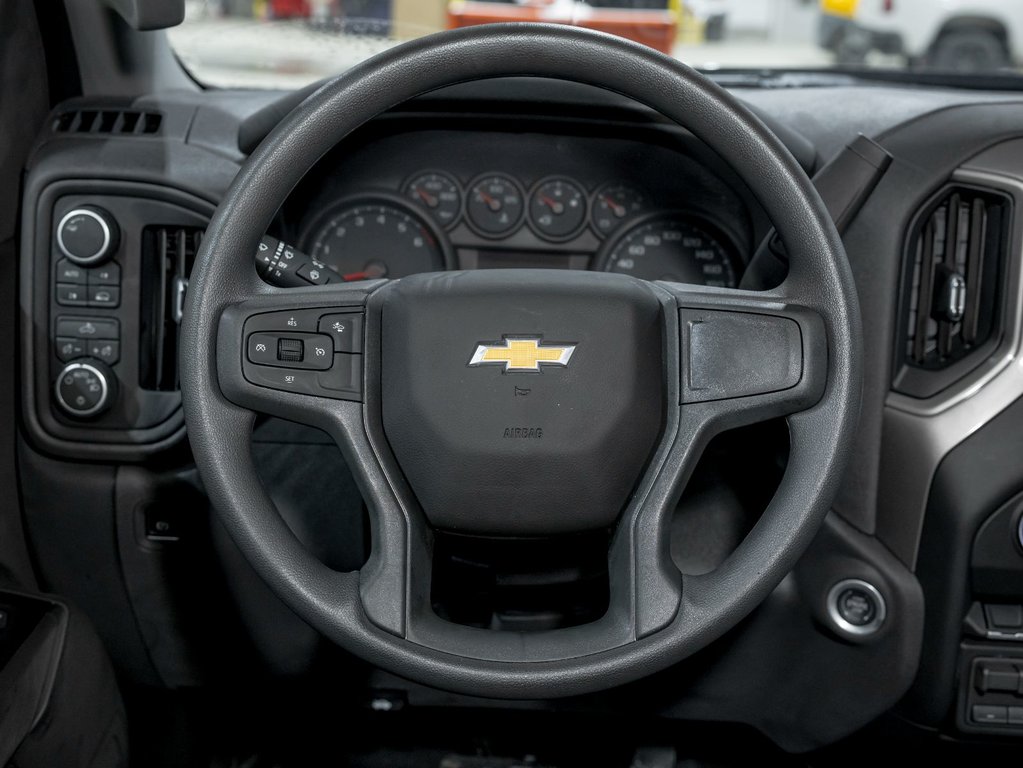 Chevrolet Silverado 1500  2026 à St-Jérôme, Québec - 12 - w1024h768px