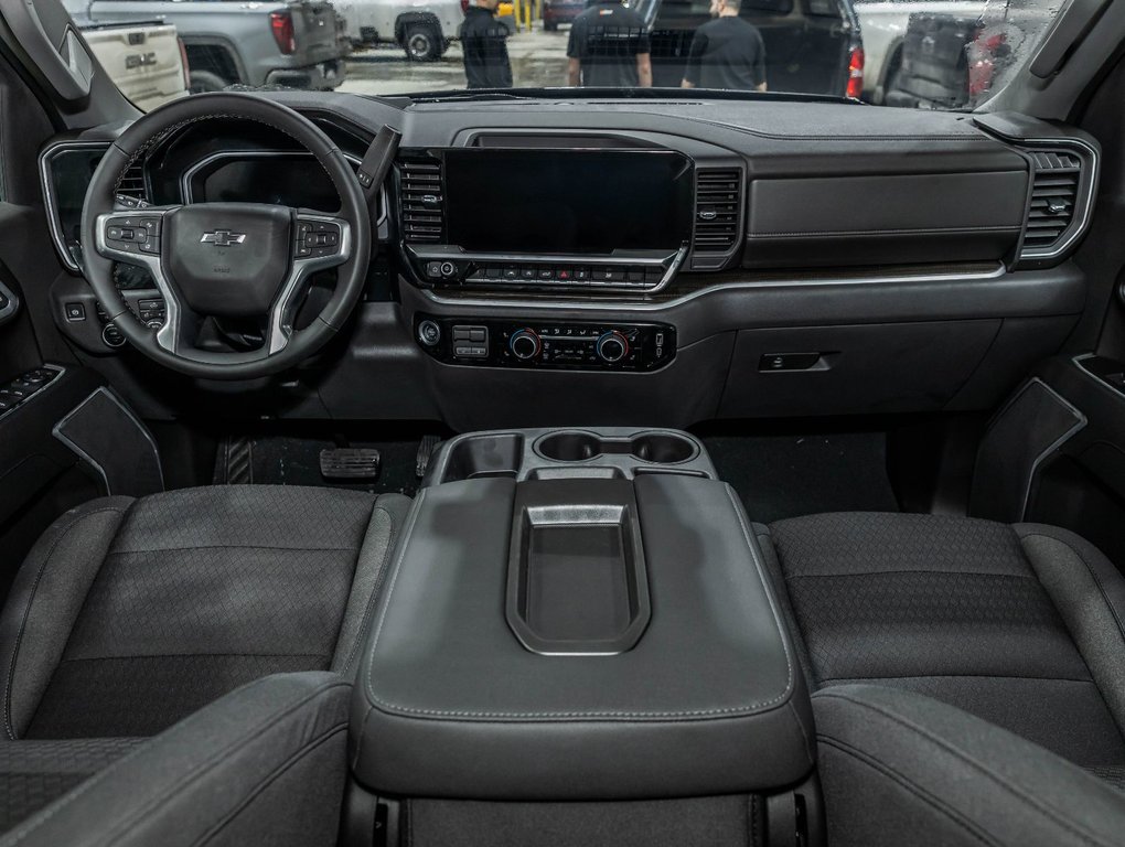 Chevrolet Silverado 1500  2026 à St-Jérôme, Québec - 4 - w1024h768px