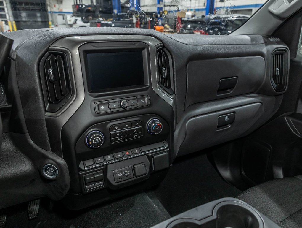 Chevrolet Silverado 1500  2026 à St-Jérôme, Québec - 18 - w1024h768px