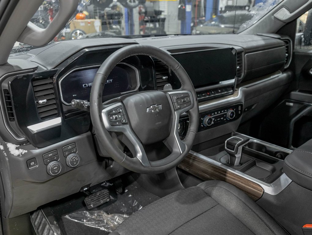 2026 Chevrolet Silverado 1500 in St-Jérôme, Quebec - 12 - w1024h768px