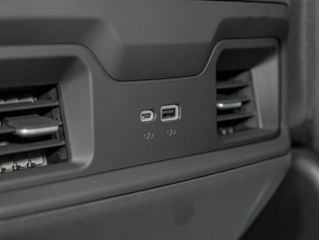 2026 Chevrolet Silverado 1500 in St-Jérôme, Quebec - 32 - w1024h768px